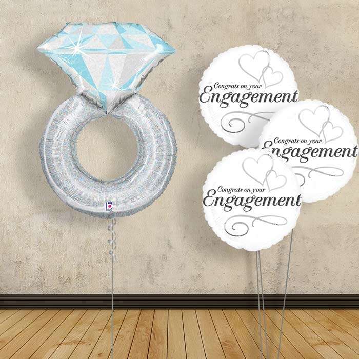 BOX35366P-Bouquet-1-x-Giant-Balloon-with-Themed-Bouquet_2b3dff93-3f2c-4aaa-b6d2-0d5830fefe92