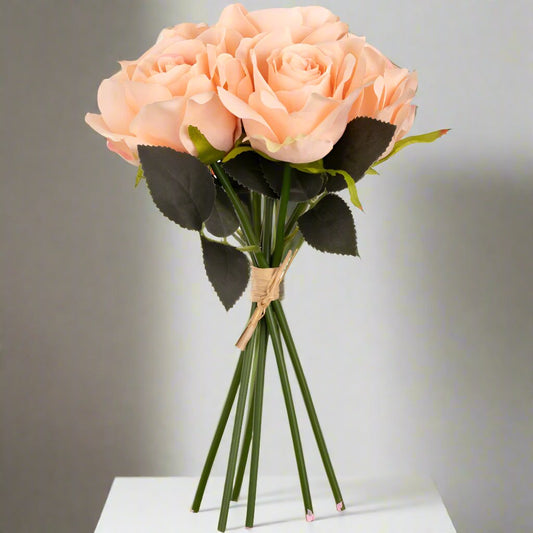 Bouqeut of champagne coloured roses